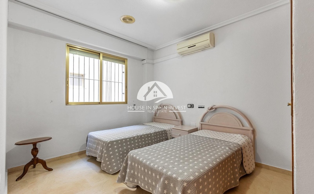 Resale - Apartment  - Torrevieja - Centro