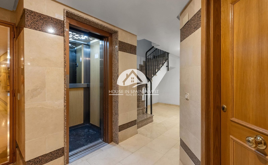 Resale - Apartment  - Torrevieja - Centro