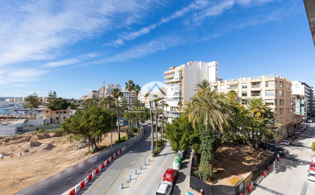 Resale - Apartment  - Torrevieja - Centro