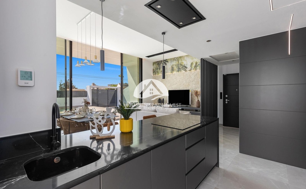 Resale - Villa - Torrevieja - Los Balcones  