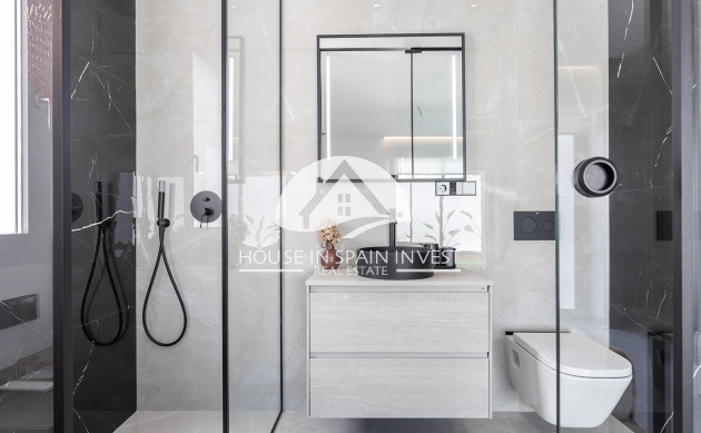 Resale - Villa - Torrevieja - Los Balcones  