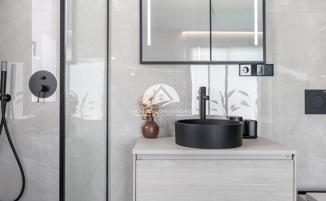 Resale - Villa - Torrevieja - Los Balcones  