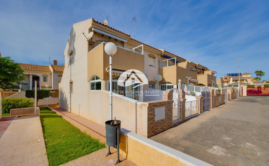 Resale - Ground floor bungalow - Torrevieja - Aguas Nuevas