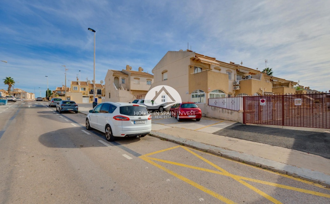 Resale - Ground floor bungalow - Torrevieja - Aguas Nuevas