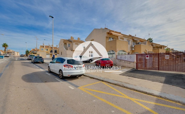 Resale - Ground floor bungalow - Torrevieja - Aguas Nuevas