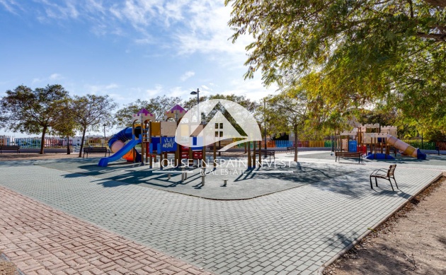 Resale - Ground floor bungalow - Torrevieja - Aguas Nuevas