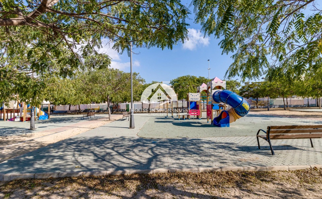 Resale - Ground floor bungalow - Torrevieja - Aguas Nuevas