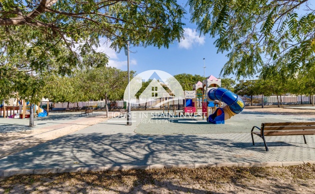 Resale - Ground floor bungalow - Torrevieja - Aguas Nuevas