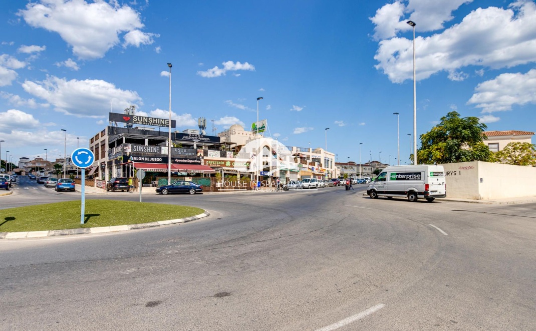 Resale - Ground floor bungalow - Torrevieja - Aguas Nuevas