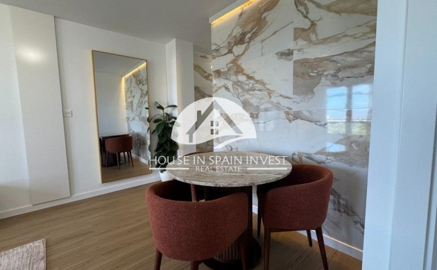 Resale - Apartment  - Torrevieja - Punta Prima
