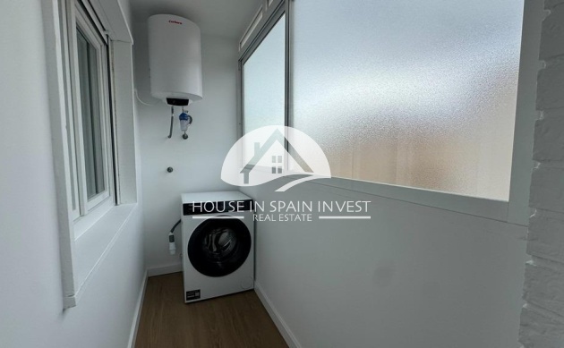 Resale - Apartment  - Torrevieja - Punta Prima