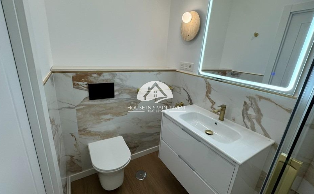 Resale - Apartment  - Torrevieja - Punta Prima