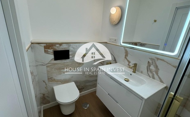 Resale - Apartment  - Torrevieja - Punta Prima