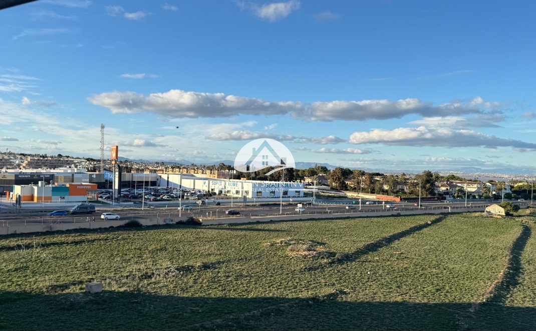 Resale - Apartment  - Torrevieja - Punta Prima