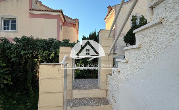 Resale - Villa - Torrevieja - Los Balcones  