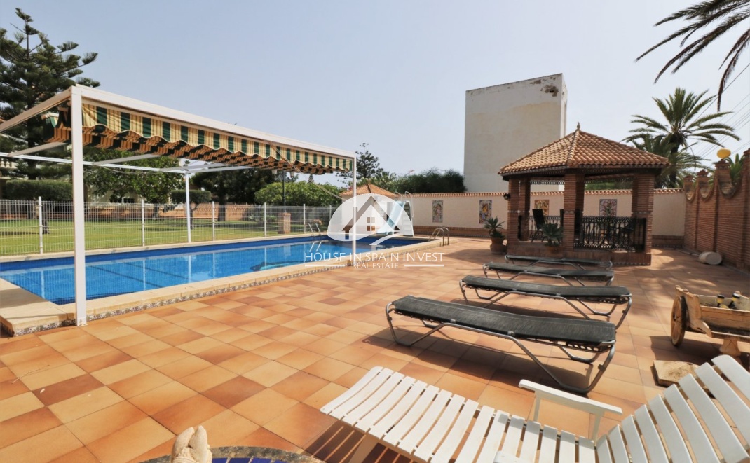 Resale - Villa - Orihuela Costa - Cabo roig  
