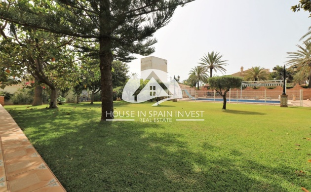 Resale - Villa - Orihuela Costa - Cabo roig  