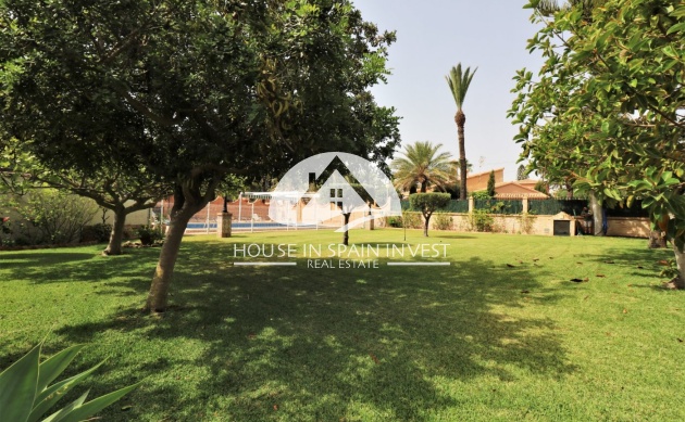 Resale - Villa - Orihuela Costa - Cabo roig  