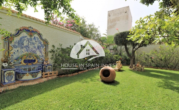 Resale - Villa - Orihuela Costa - Cabo roig  