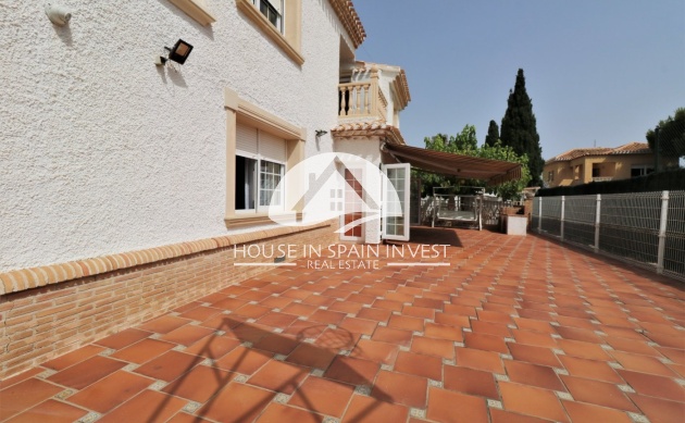 Resale - Villa - Orihuela Costa - Cabo roig  