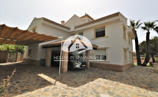 Resale - Villa - Orihuela Costa - Cabo roig  