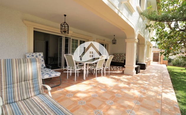 Resale - Villa - Orihuela Costa - Cabo roig  