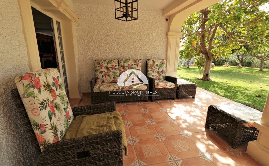 Resale - Villa - Orihuela Costa - Cabo roig  