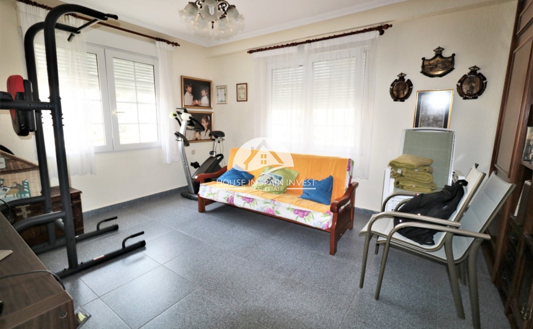 Resale - Villa - Orihuela Costa - Cabo roig  