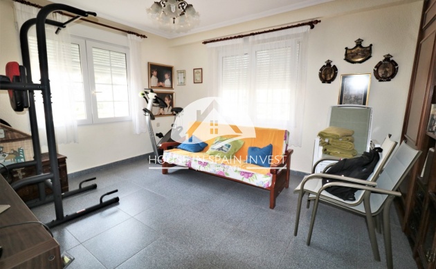 Resale - Villa - Orihuela Costa - Cabo roig  