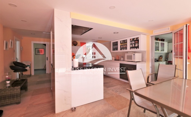 Resale - Villa - Orihuela Costa - Cabo roig  