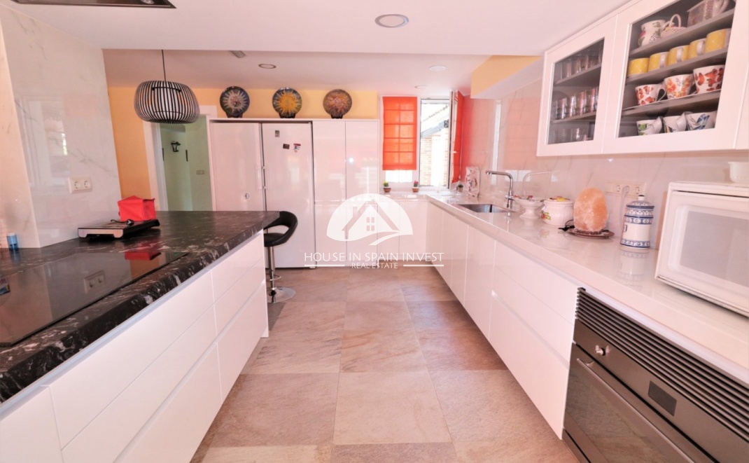 Resale - Villa - Orihuela Costa - Cabo roig  