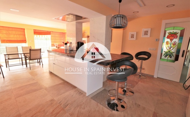 Resale - Villa - Orihuela Costa - Cabo roig  