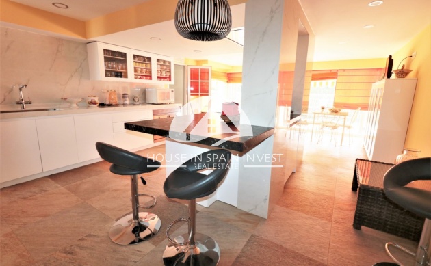 Resale - Villa - Orihuela Costa - Cabo roig  