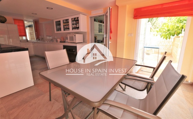 Resale - Villa - Orihuela Costa - Cabo roig  