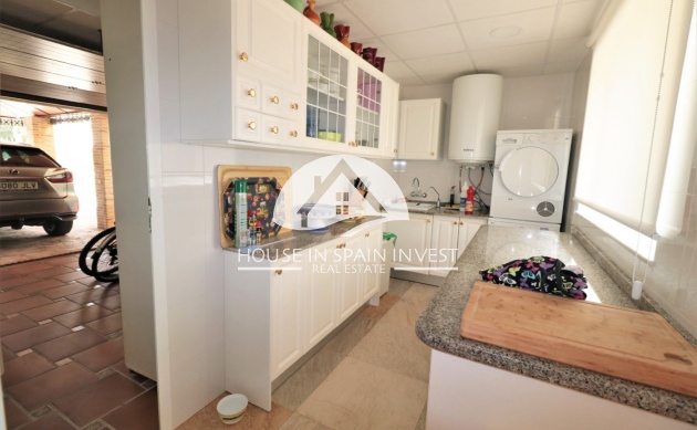 Resale - Villa - Orihuela Costa - Cabo roig  