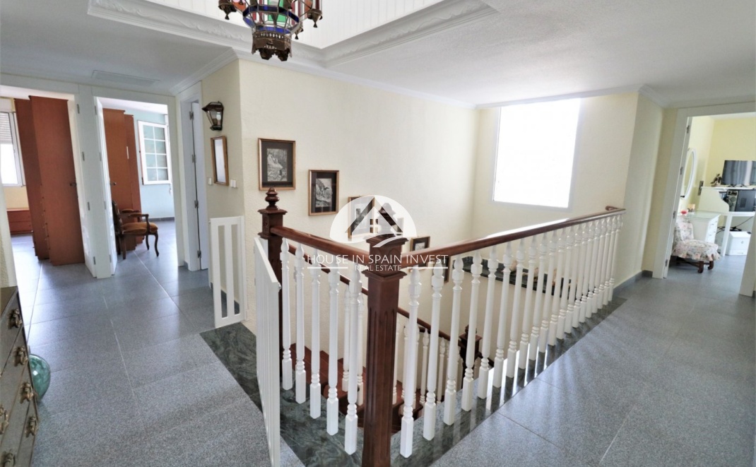 Resale - Villa - Orihuela Costa - Cabo roig  