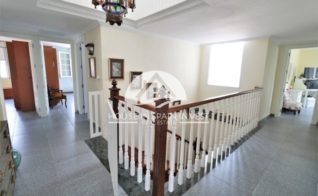 Resale - Villa - Orihuela Costa - Cabo roig  