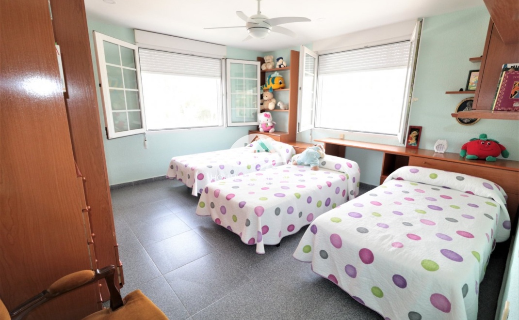 Resale - Villa - Orihuela Costa - Cabo roig  