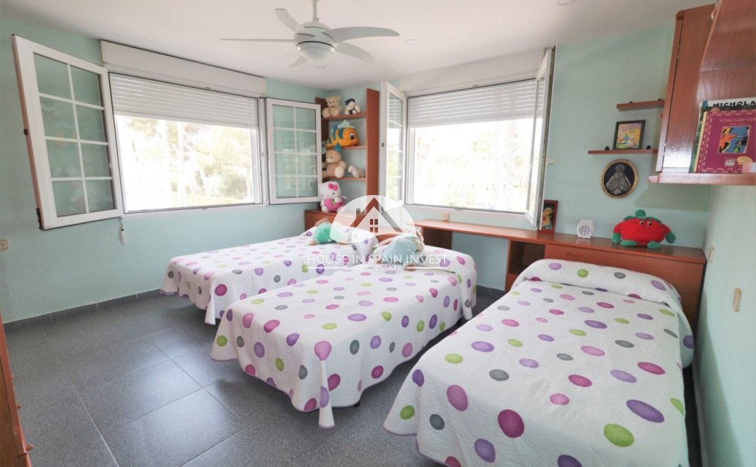 Resale - Villa - Orihuela Costa - Cabo roig  