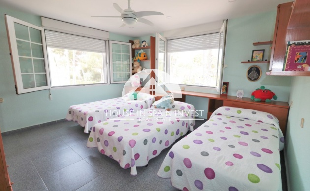 Resale - Villa - Orihuela Costa - Cabo roig  