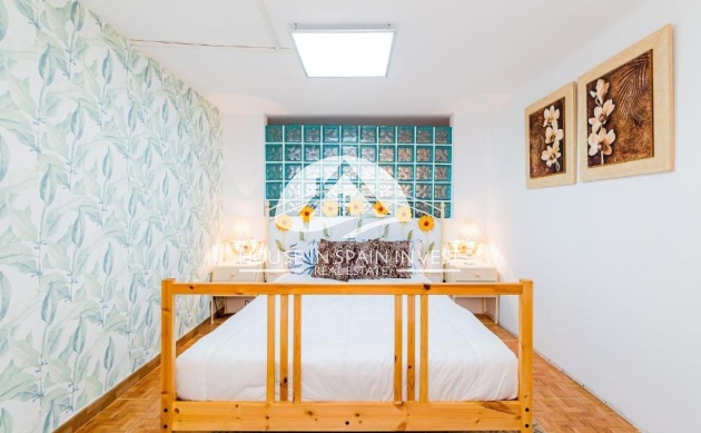 Resale - Apartment  - Torrevieja - El Acequión - Los Náufragos