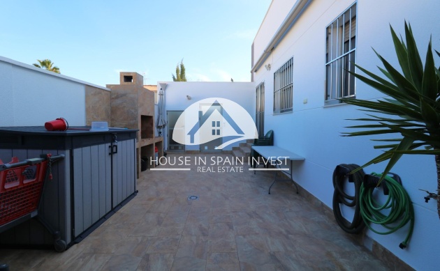 Resale - Villa - Torrevieja - Torreta - Salado