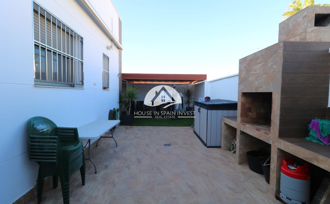 Resale - Villa - Torrevieja - Torreta - Salado