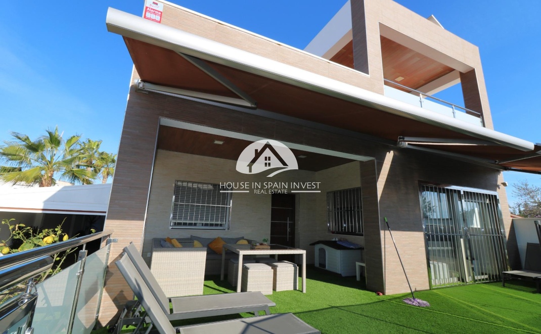 Resale - Villa - Torrevieja - Torreta - Salado