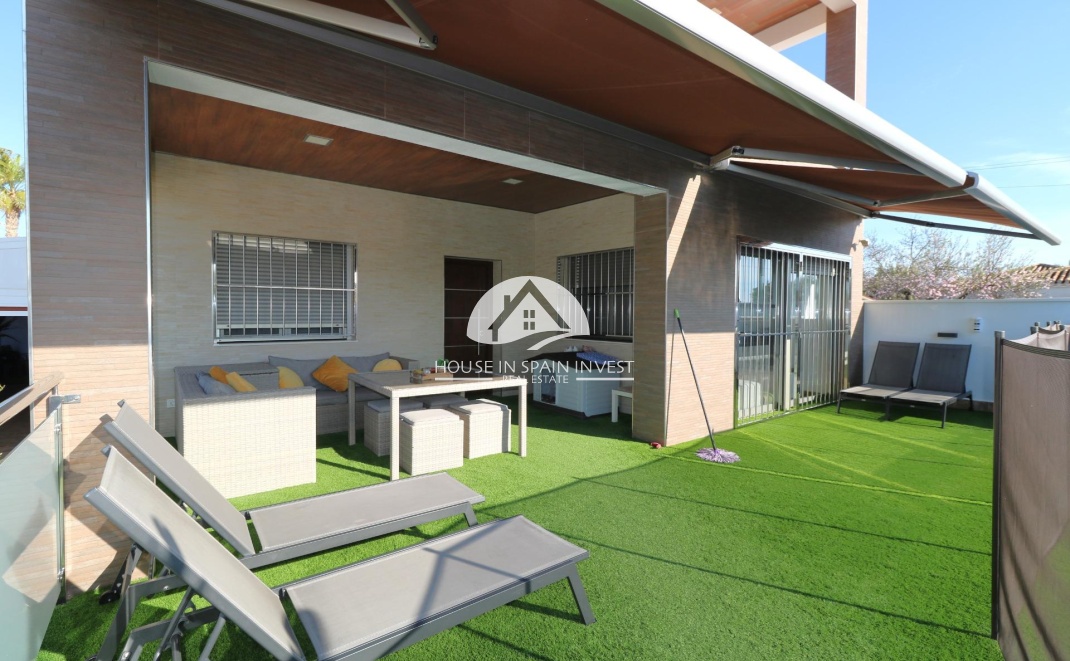 Resale - Villa - Torrevieja - Torreta - Salado