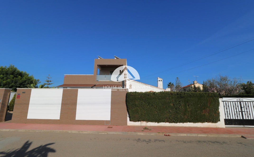 Resale - Villa - Torrevieja - Torreta - Salado