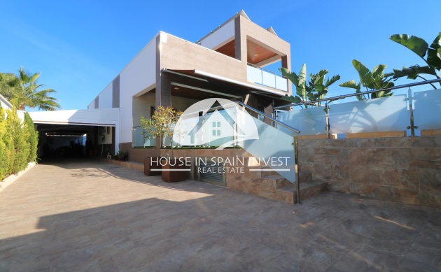 Resale - Villa - Torrevieja - Torreta - Salado