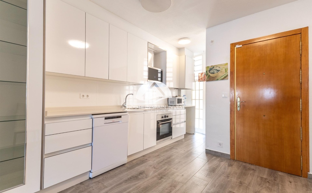 Resale - Apartment  - Torrevieja - La Veleta