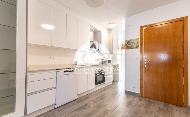 Resale - Apartment  - Torrevieja - La Veleta