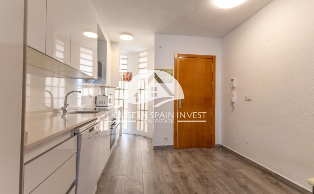 Resale - Apartment  - Torrevieja - La Veleta